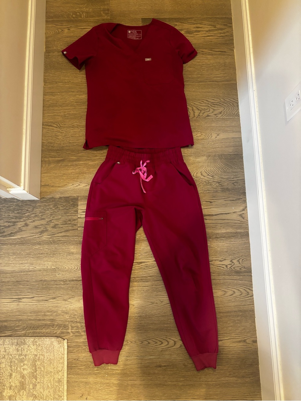 FIGS Scrub Set Small Jogger Pants & V-Neck Top Women’s Size S